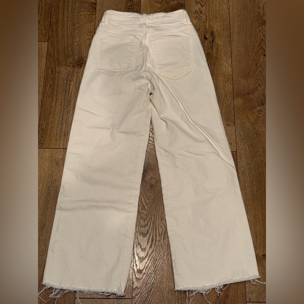 Women’s Zara White Denim Pants with Distressed Hem - Picture 6 of 11